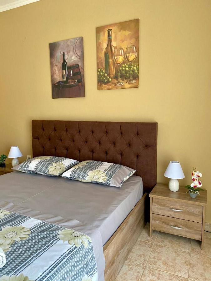 Theodora'S Studios Repanidhion Luaran gambar
